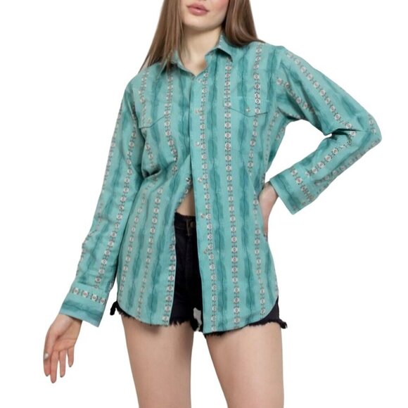 Wrangler Tops - Wrangler Vintage Y2K Cowgirl Southwest Pearl Snap Rancher Shirt Size M